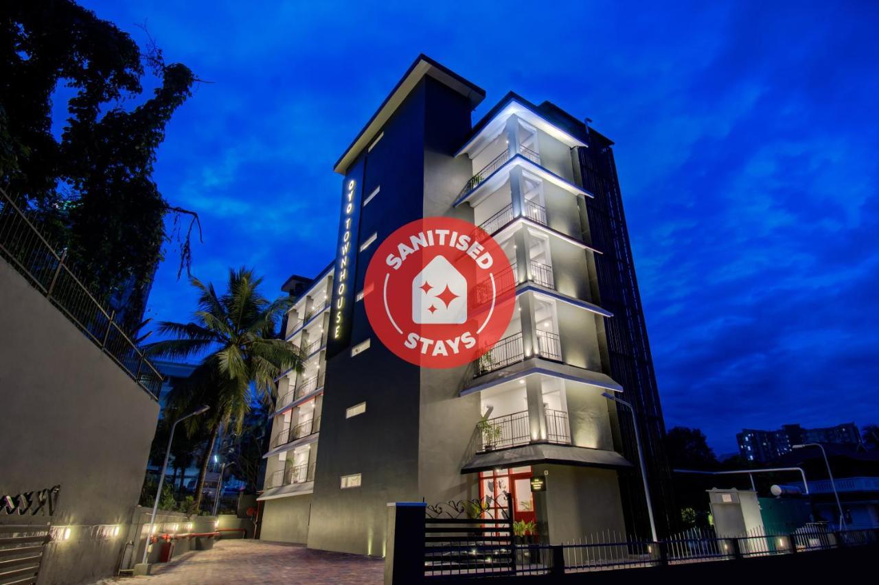 Oyo Townhouse 061 Gcda Kakkanad Signal Hotel Kochi Ngoại thất bức ảnh