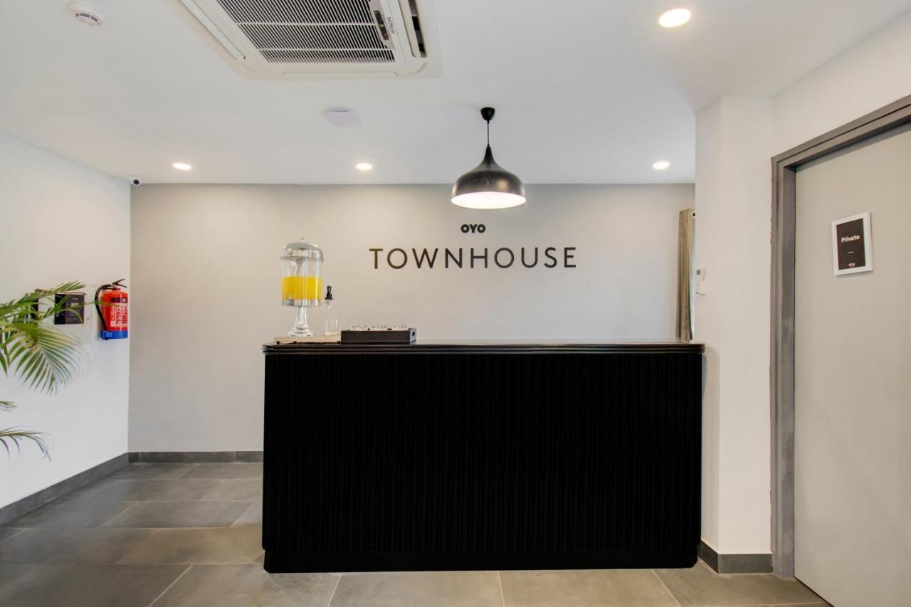 Oyo Townhouse 061 Gcda Kakkanad Signal Hotel Kochi Ngoại thất bức ảnh