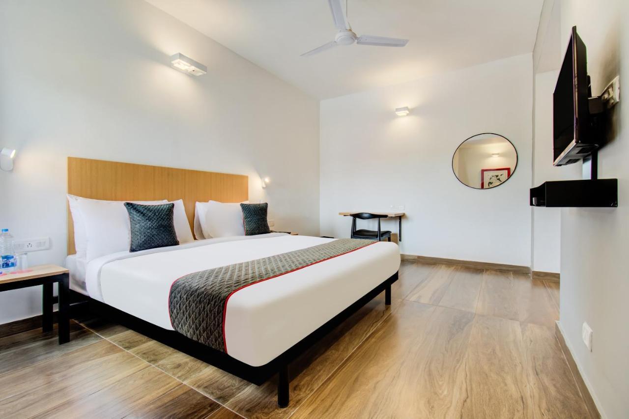 Oyo Townhouse 061 Gcda Kakkanad Signal Hotel Kochi Ngoại thất bức ảnh