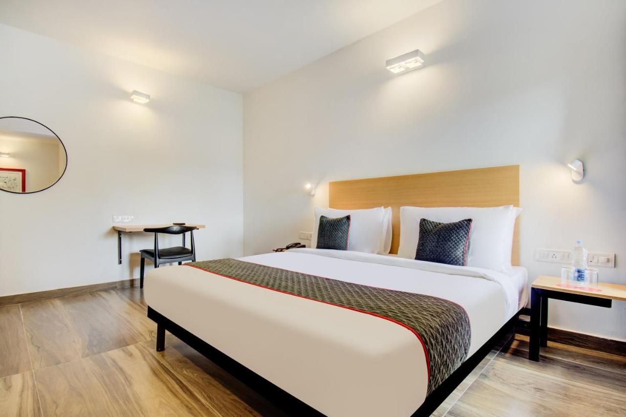 Oyo Townhouse 061 Gcda Kakkanad Signal Hotel Kochi Ngoại thất bức ảnh