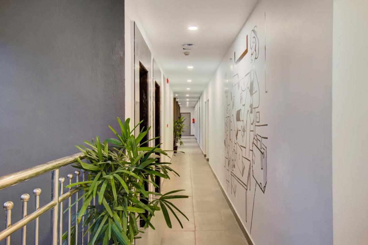 Oyo Townhouse 061 Gcda Kakkanad Signal Hotel Kochi Ngoại thất bức ảnh
