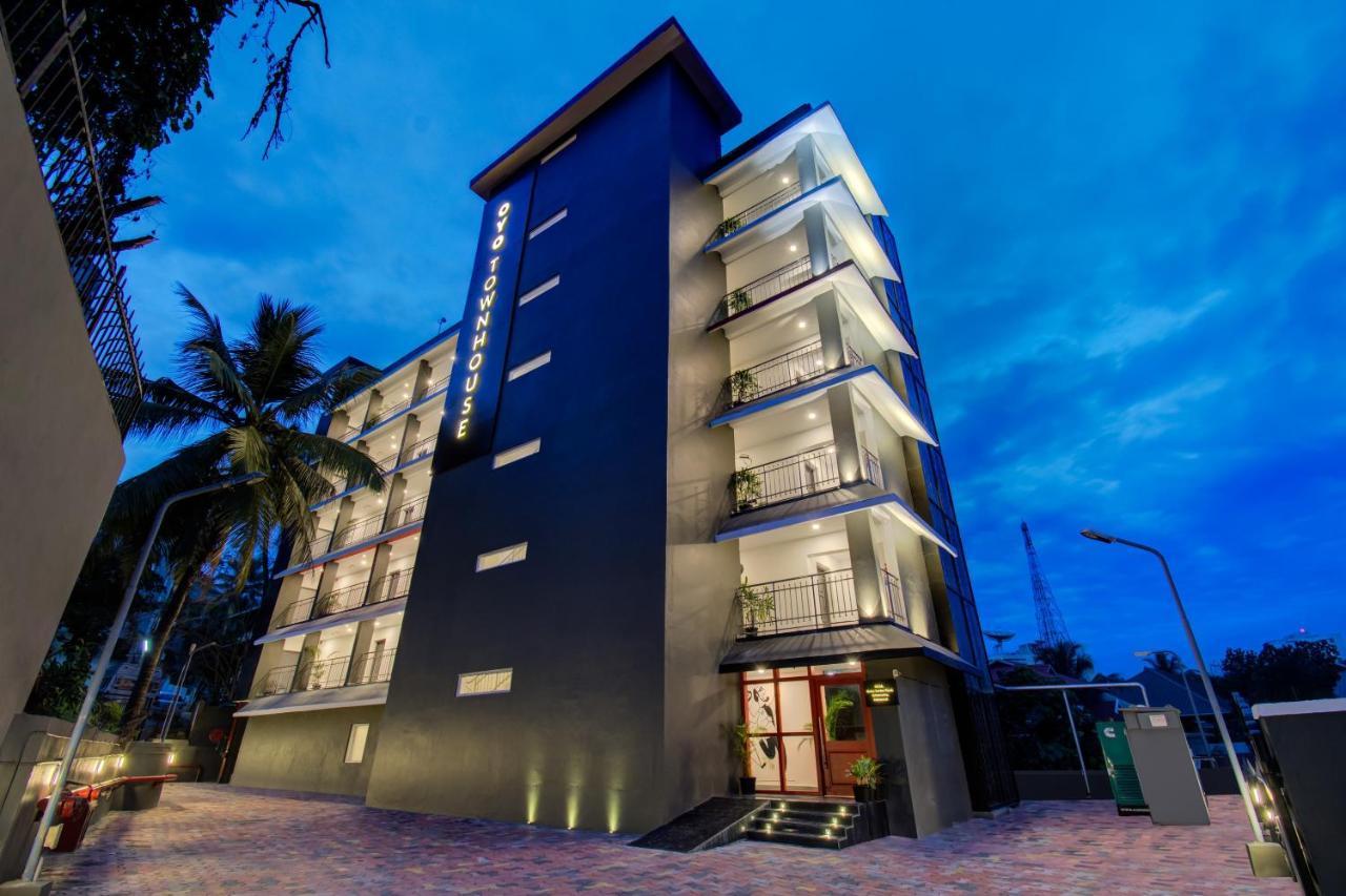 Oyo Townhouse 061 Gcda Kakkanad Signal Hotel Kochi Ngoại thất bức ảnh